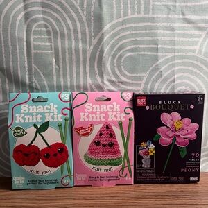Beginner Craft Bundle | Snack Knit Kits Cherry & Watermelon +Block Bouquet Peony